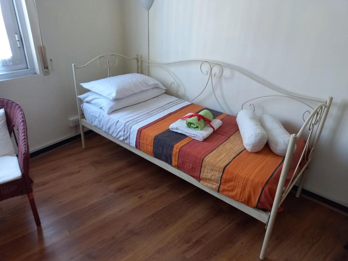 Il Riposo Del Guerriero Guesthouse Genoa Ngoại thất bức ảnh