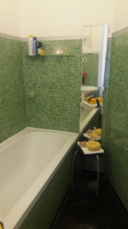 Il Riposo Del Guerriero Guesthouse Genoa Ngoại thất bức ảnh