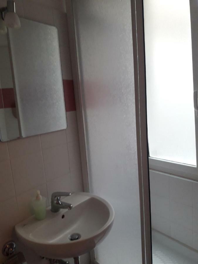 Il Riposo Del Guerriero Guesthouse Genoa Phòng bức ảnh